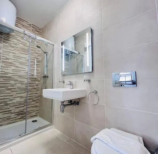 Sunshine Court No 4 Appartement *